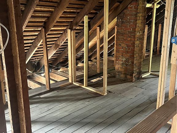 3rd image of 157 Lexington Ave