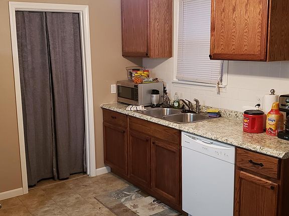 2nd image of 157 W Annabelle Ave