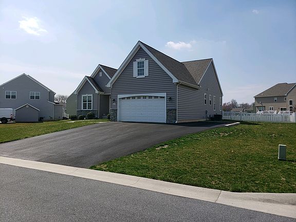 5th image of 885 Sandy Hill Trl