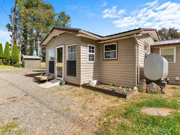 783 Fairview Rd, Galax, VA 24333