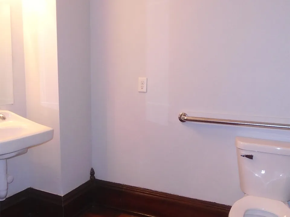623 W Washington Blvd #101