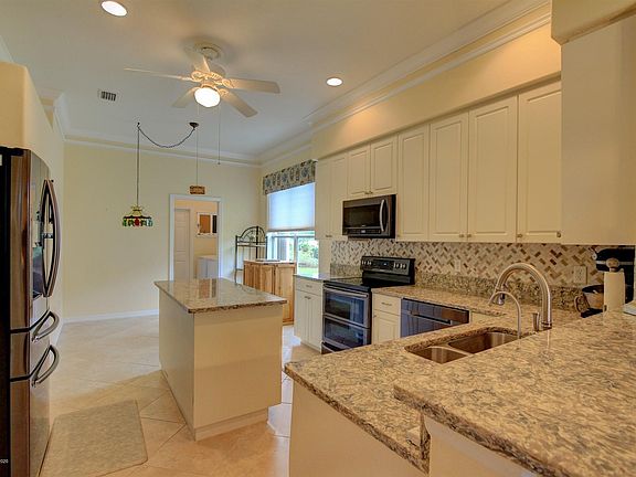 4th image of 3763 Carambola Cir