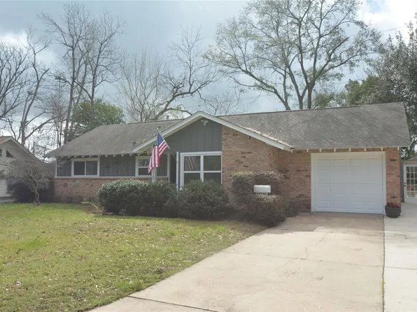 4015 Gardendale Dr, Houston, TX 77092