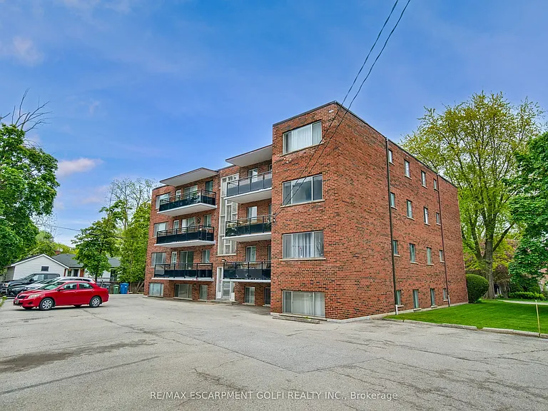 2433 1st St #9 — Photo 36
