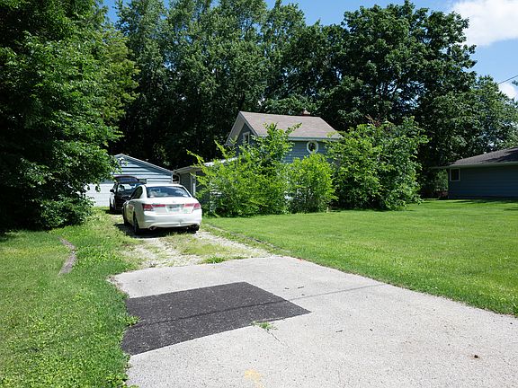2nd image of 210 E Miller Ave