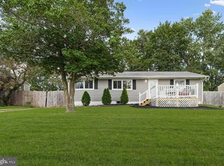 16 Brandies Rd, South Toms River, NJ 08757