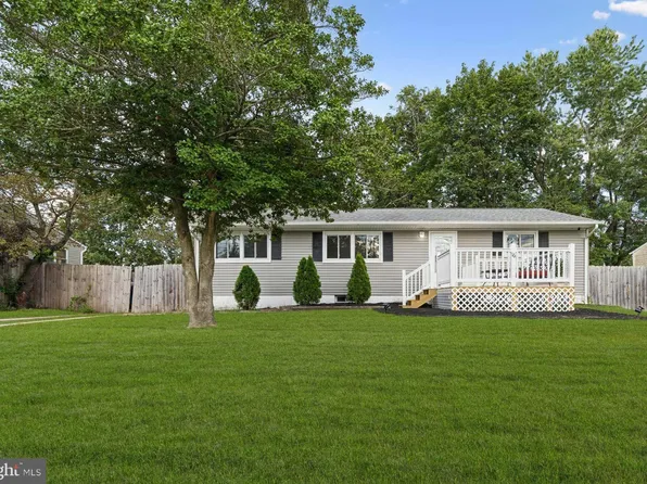 16 Brandies Rd, South Toms River, NJ 08757