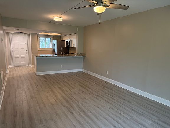 4th image of 1301 Pridgen Rd APT 1304