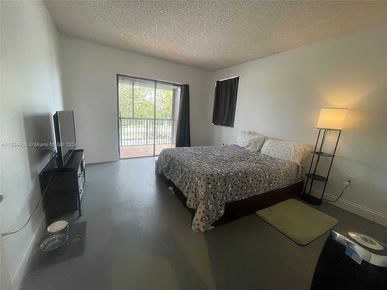 401 NW 107th Ave #207 — Photo 4