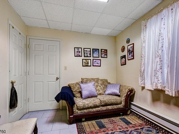 4th image of 91 Ashland Ave