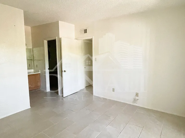 5757 W Eugie Ave #2003 — Photo 9