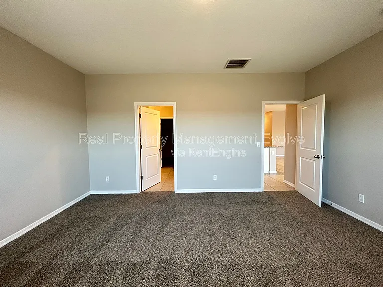 6551 W Magdalena Ln — Photo 15