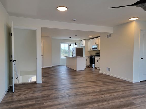 5th image of 42 Old Stone Way