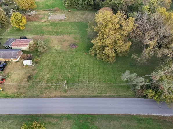 2931 S 28th St, Saint Joseph, MO 64503
