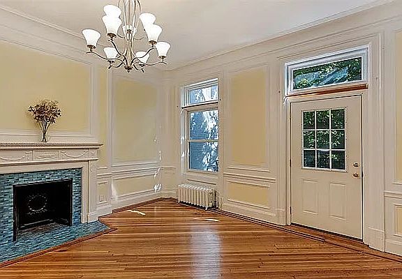 2nd image of 846 Carroll St #2
