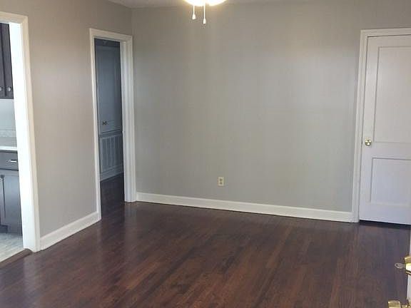 3rd image of 406 25th St E