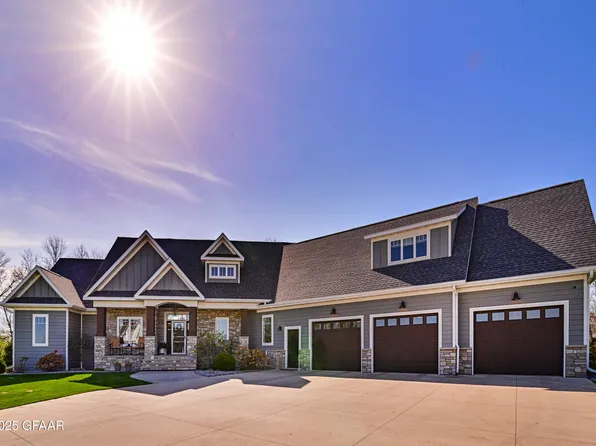 111 Desiree Dr, Grand Forks, ND 58201