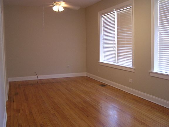 4th image of 2108 N Winchester Ave #1