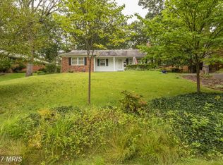 5915 Bush Hill Dr, Alexandria, VA 22310