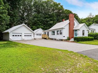 73 Middle Avenue, Mexico, ME 04257
