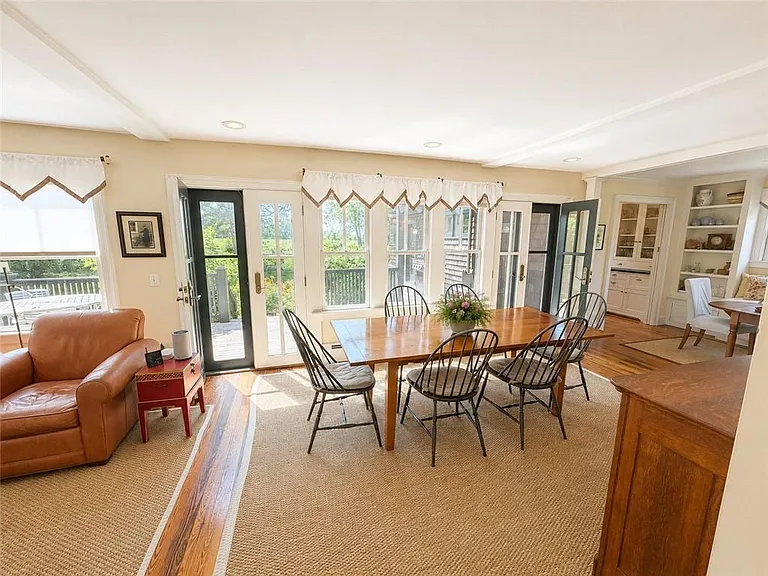 41 Calvert Pl — Photo 3