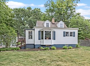 4244 Blackstone Ave, Gurnee, IL 60031