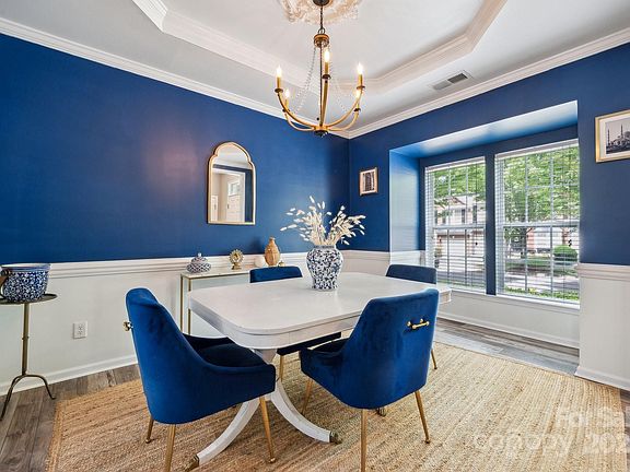 5th image of 108 N Arcadian Way