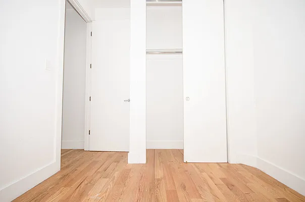 Rented by EXR | media 12