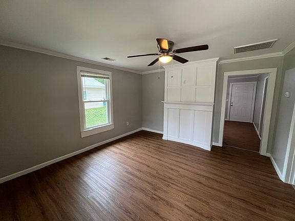 2nd image of 1902 Martin Ave