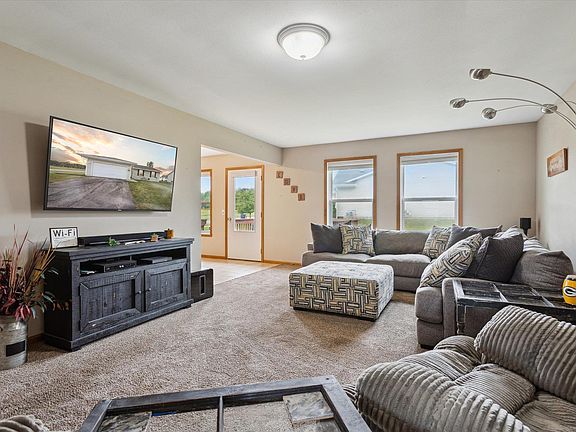 3rd image of 4401 Sandstone Dr