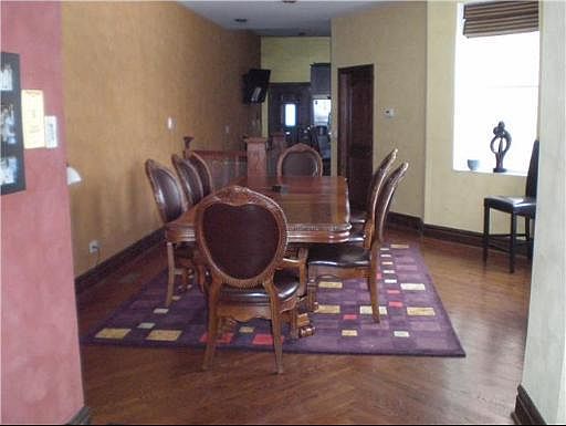 3rd image of 3915 S King Dr