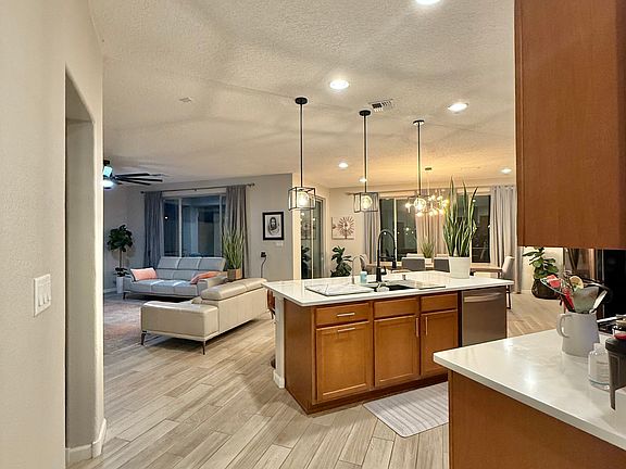 4th image of 1600 Taos Mountain Way NW