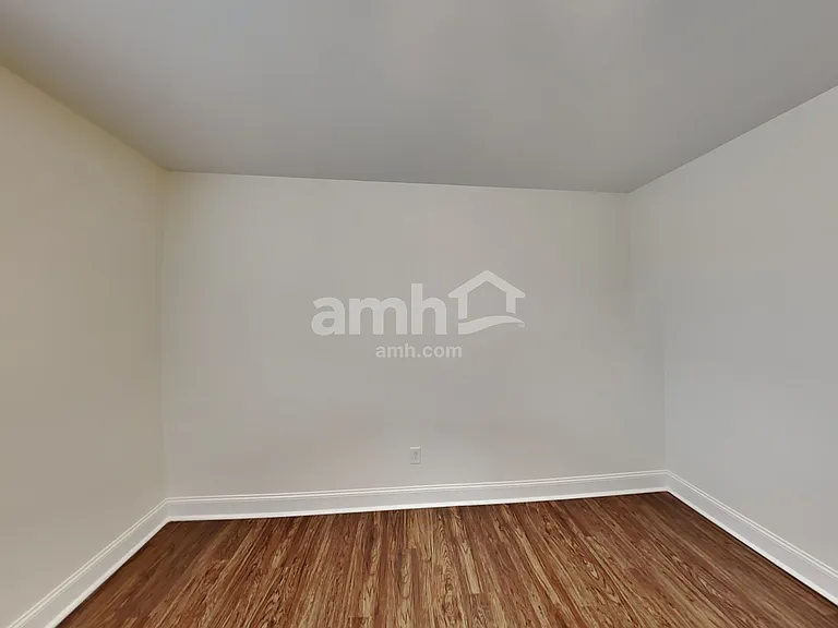 107 Buster St — Photo 17