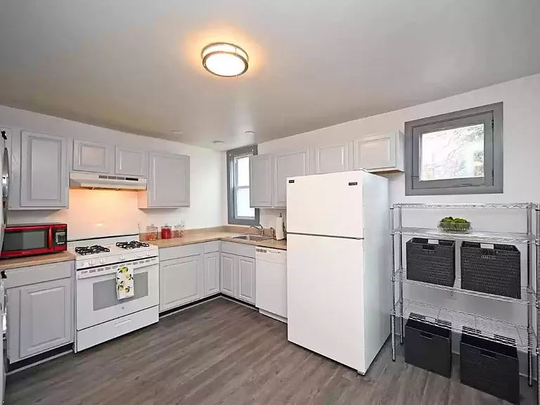 635 Bakewell St — Photo 7