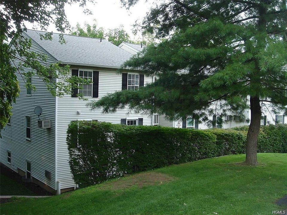 1st image of 11 Lexington Hl Unit 12
