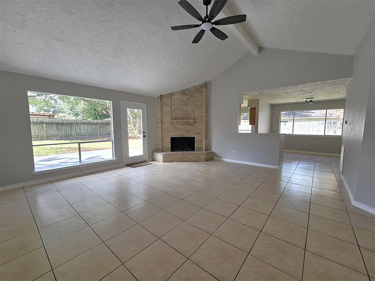 4835 Owens Creek Ln — Photo 2
