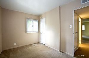 5th image of 630 W Hinsdale Ave