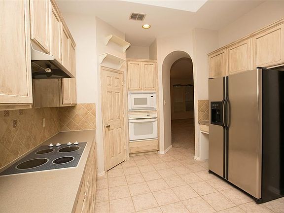 5th image of 11006 Shadow Brook Ln