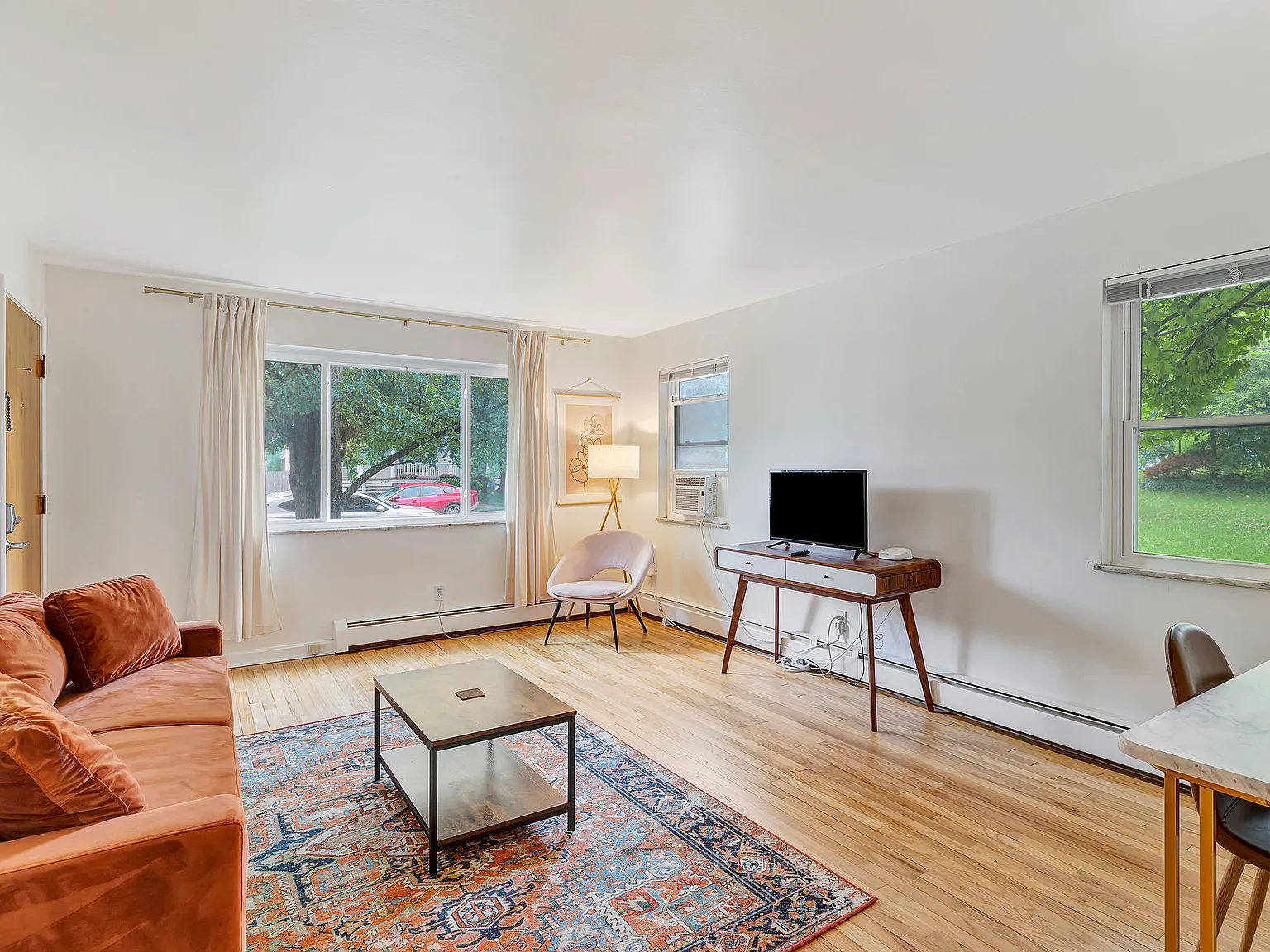 2948 Wardall Ave — Photo 3