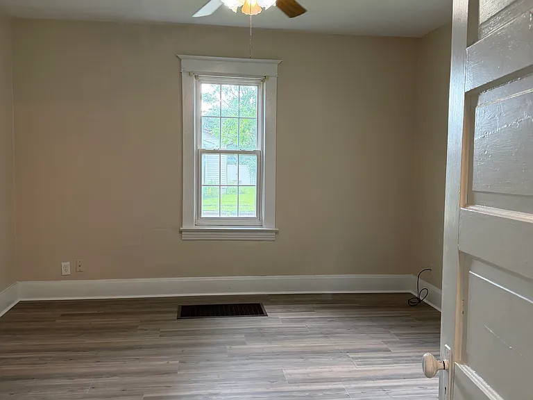 535 Bowman Ave — Photo 1