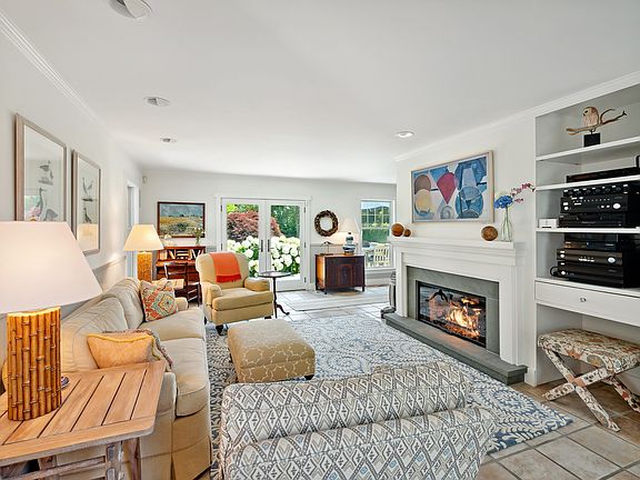 5th image of 43 Greenleaf Ln