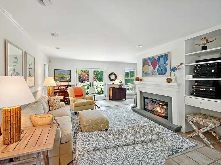 43 Greenleaf Ln — Photo 5