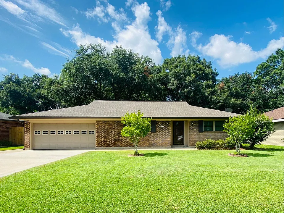 225 Churchill Dr