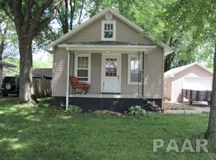25 Sunset Ln, Canton, IL 61520