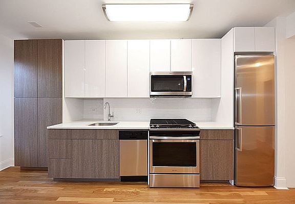 3rd image of 31 E 12th St APT 9E
