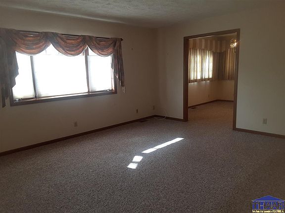 2nd image of 4466 Yorkshire Ct