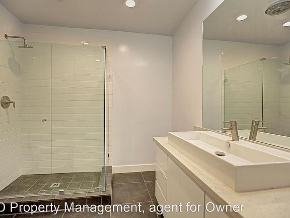 5th image of 310 N Crescent Dr APT 309