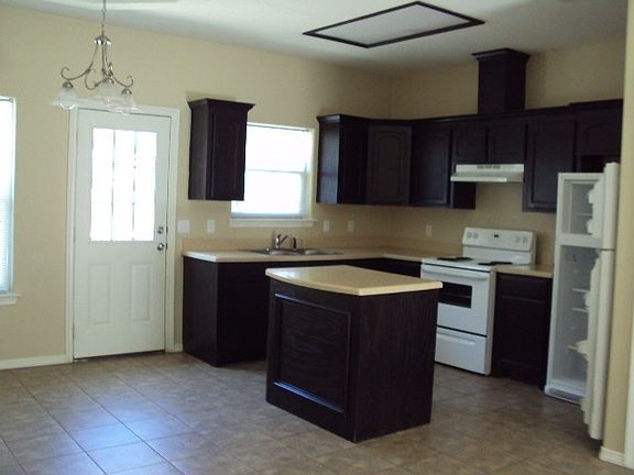2nd image of 4708 N Cypress St APT 3