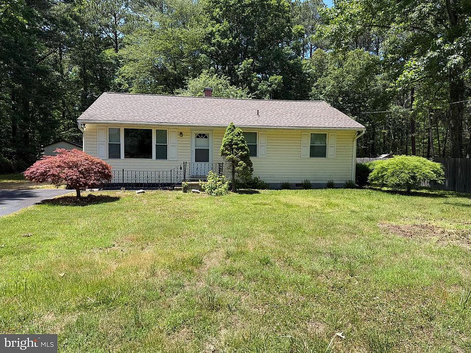 1st image of 15385 Matthews Manor Rd