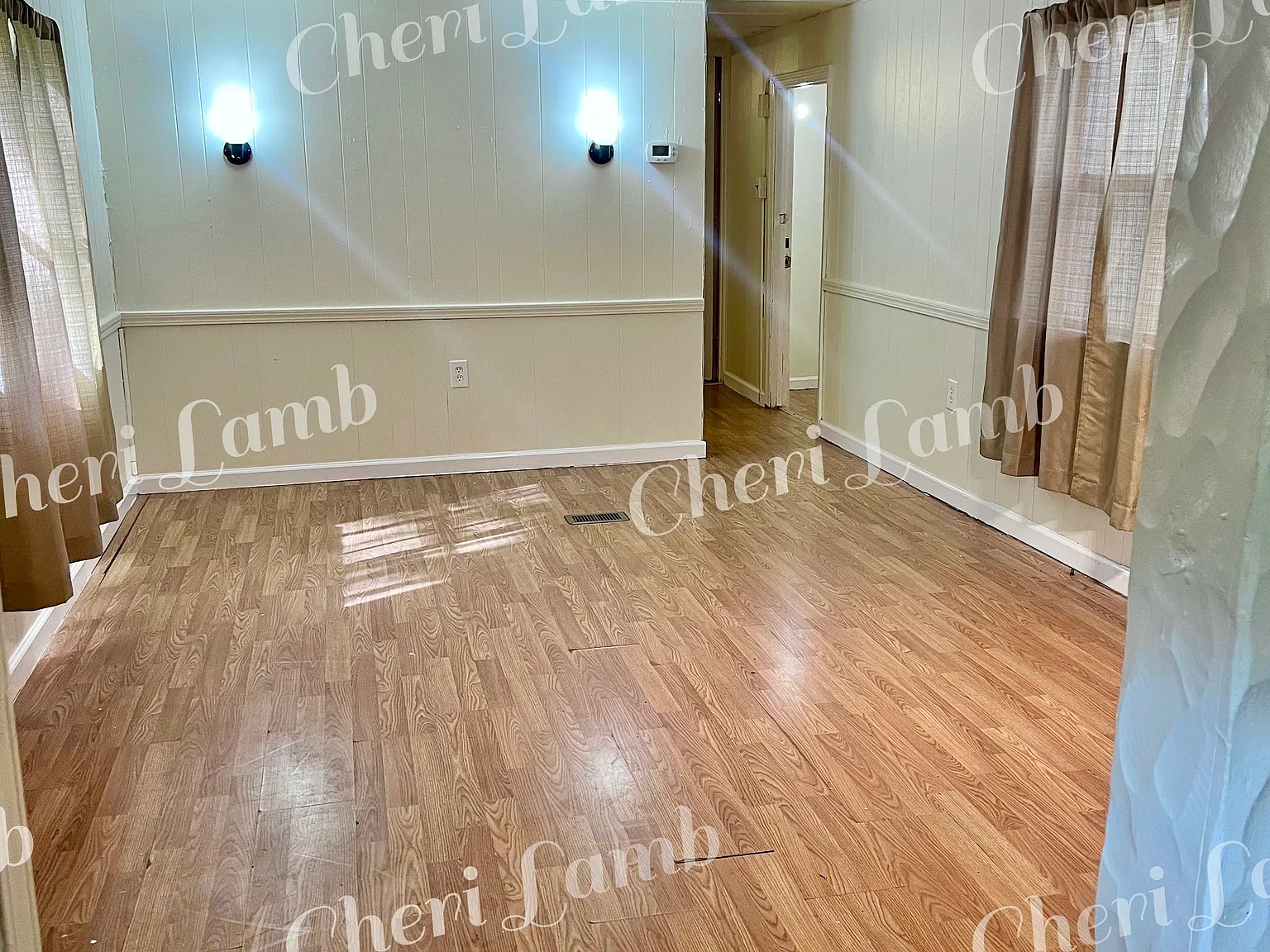 3 bed, 1.5 bath, $900 — Photo 3
